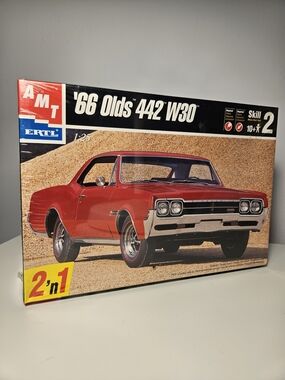 AMT '66 Olds 442 W30 1:25 Plastic Model Kit